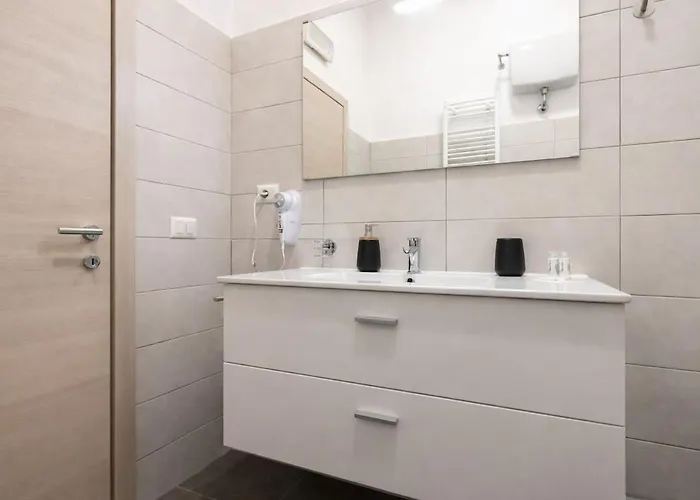 Apartment Domus Tiziano 30 Meters From The C Line *