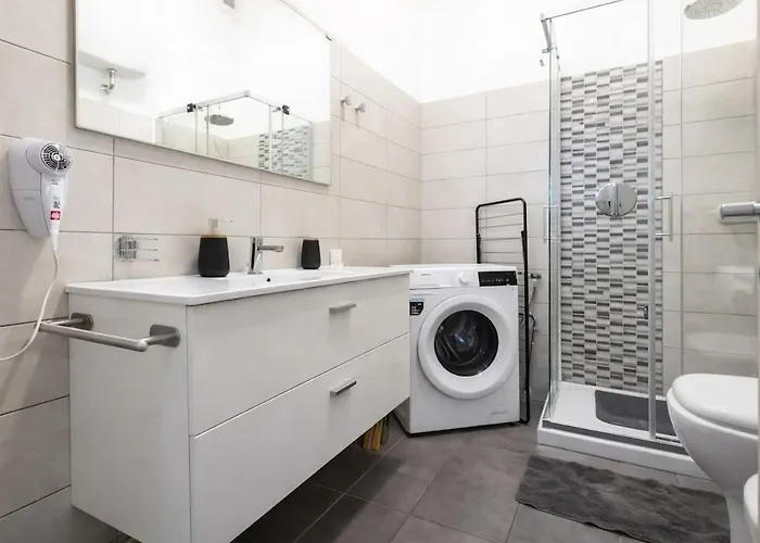 Domus Tiziano 30 Meters From The C Line Apartment
